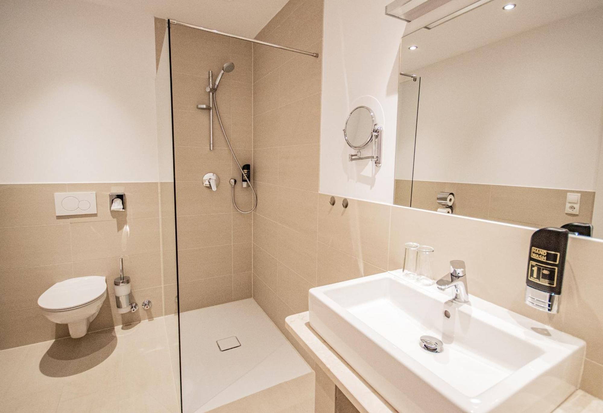 Hotel Wilder Mann Steinach am Brenner Room photo