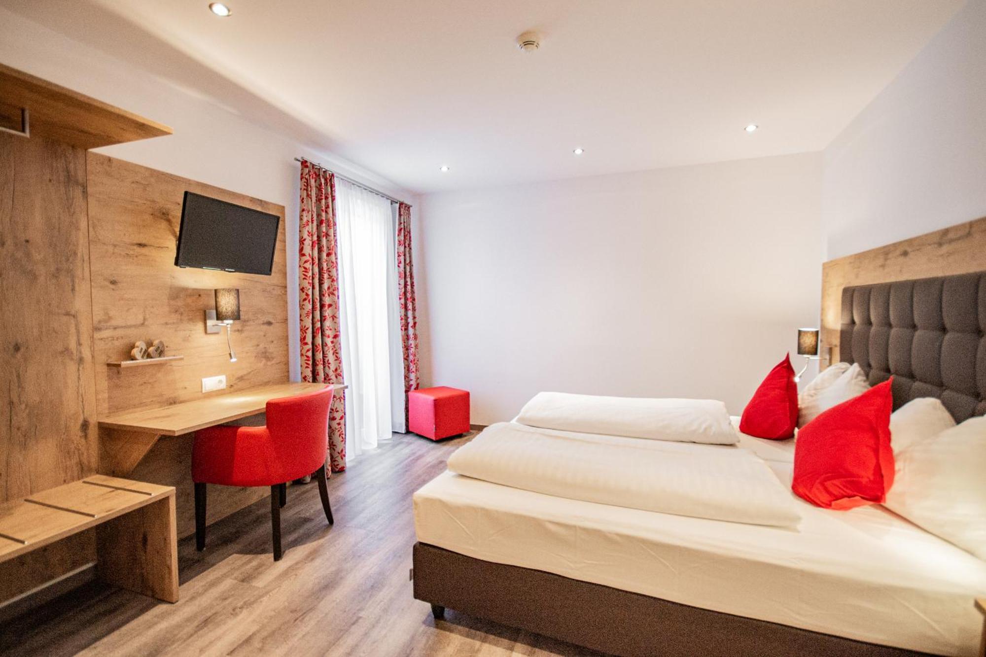 Hotel Wilder Mann Steinach am Brenner Room photo