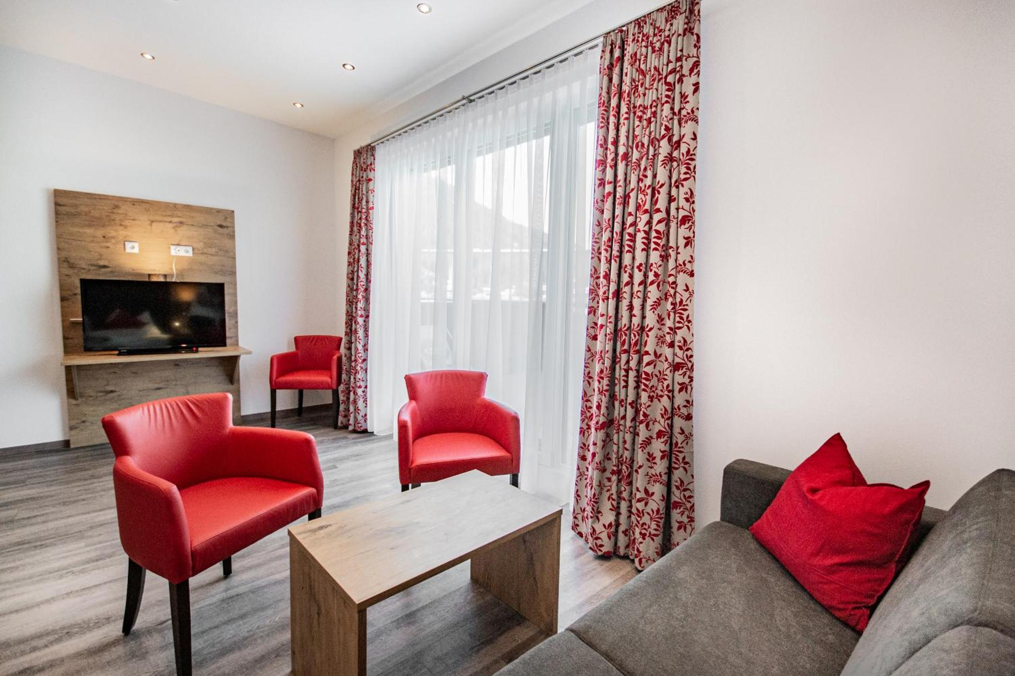 Hotel Wilder Mann Steinach am Brenner Room photo